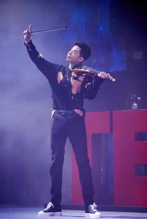 sexy man说这些这全身照谁看不迷糊  @刘宪华henry-lau的身材比例就