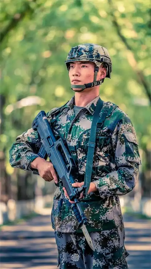 【帅气】带你欣赏从未见过的军营!今天,向中国军人致敬!_网易订阅