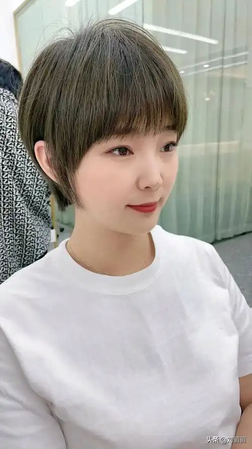 现在流行发型2021年最流行的发型女