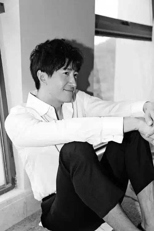 演员王阳亮相2018电影嘉年华 拥抱春天 向阳而行