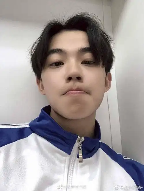 超帅!小哥哥身高175,爱好摄影|师范大学|校草|南宁_新浪新闻