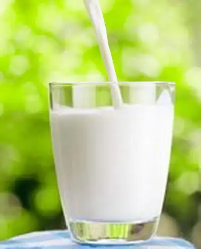 早上喝牛奶会犯困吗?