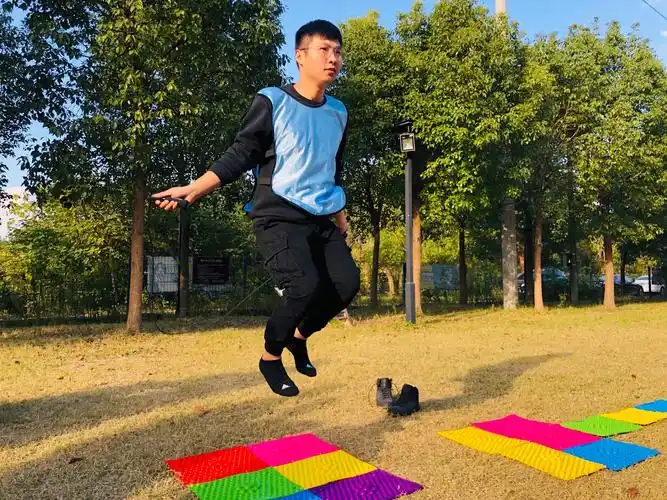 团建项目:指压板挑战.