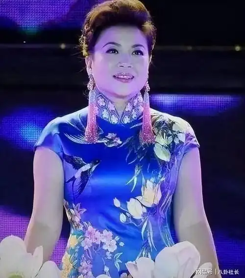 著名歌唱家张也曾27次登上春晚舞台如今54岁却依旧单身