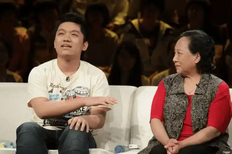 尤浩然:没天赋又不努力,与"家人"关系疏远,至今还吃老本_儿女_夏雨