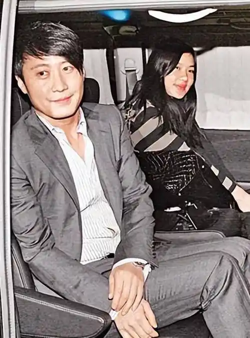 曾被誉为"黎明的最美妻子",4年婚姻花费7亿多,如今身材走样_乐基儿