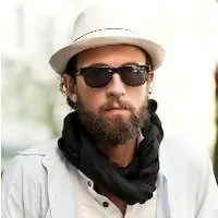 戴眼镜大叔头像图片点击鼠标右键下载