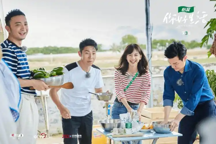 央视主持人为程相文做手擀面 《你好生活3》呼吁观众节约粮食