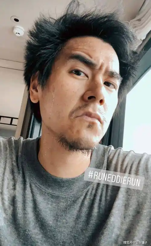 彭于晏「死亡视角」零偶像包袱自拍:满脸皱纹 肥肉,型男变大叔_照片_