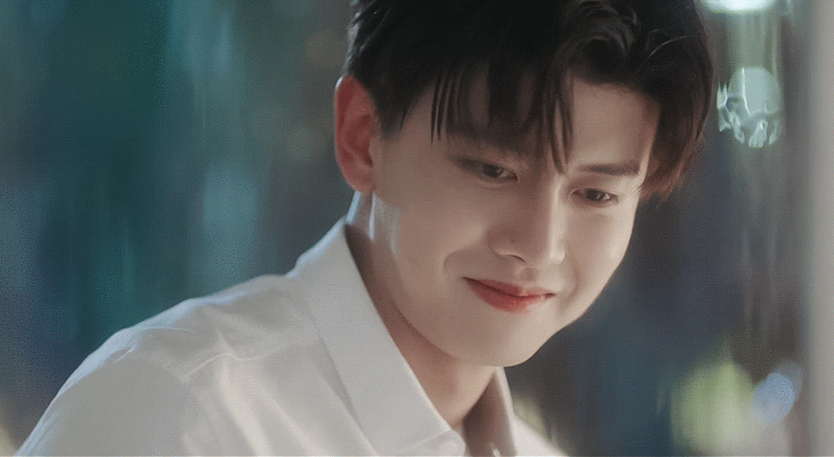 任嘉伦的笑就是我的笑,来个笑容收藏楼