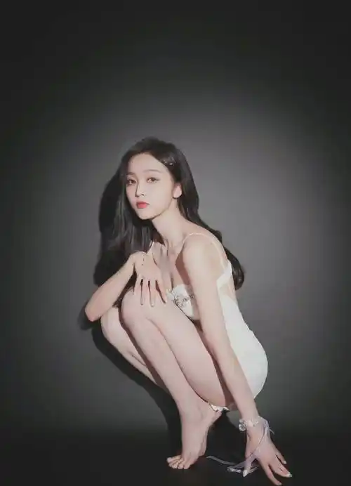 吴宣仪,身材高挑的阳光女孩,"女团腿"太绝了!_能量_魅力_笑容