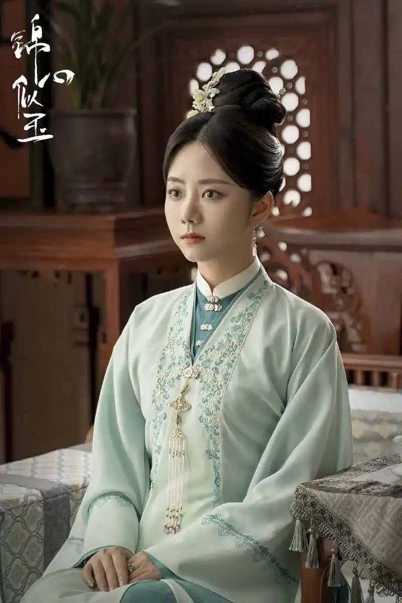 谭松韵经纪公司:上海光拓文化发展有限公司谭松韵经纪人:苏华谭松韵