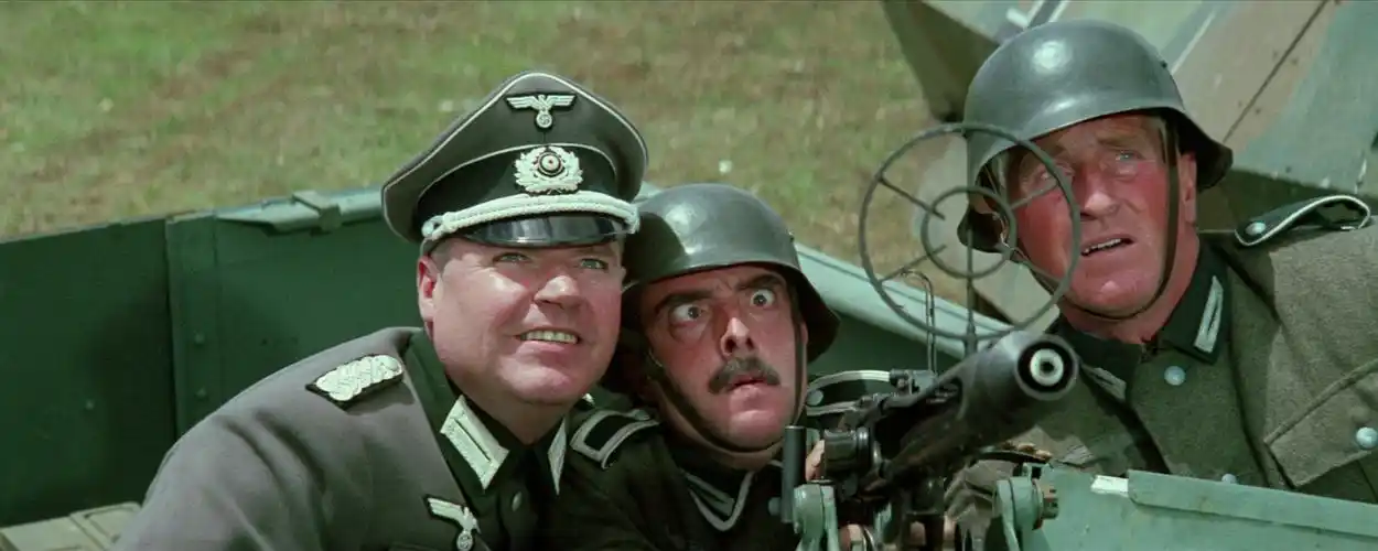 (蓝光风云)《虎口脱险》4k修复前后