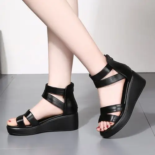 凉鞋女夏季新款2021坡跟黑色妈妈厚底镂空罗马鞋包跟韩版露趾女鞋