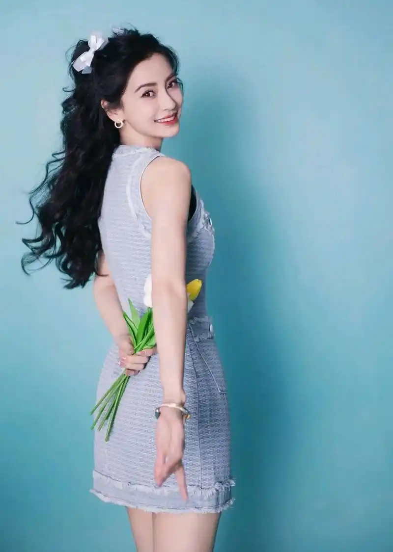 杨颖小香风短裙造型#娱乐大赏# #一眼沦陷# #惊艳瞬间