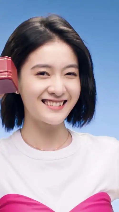 张雪迎的小虎牙也太可爱了
