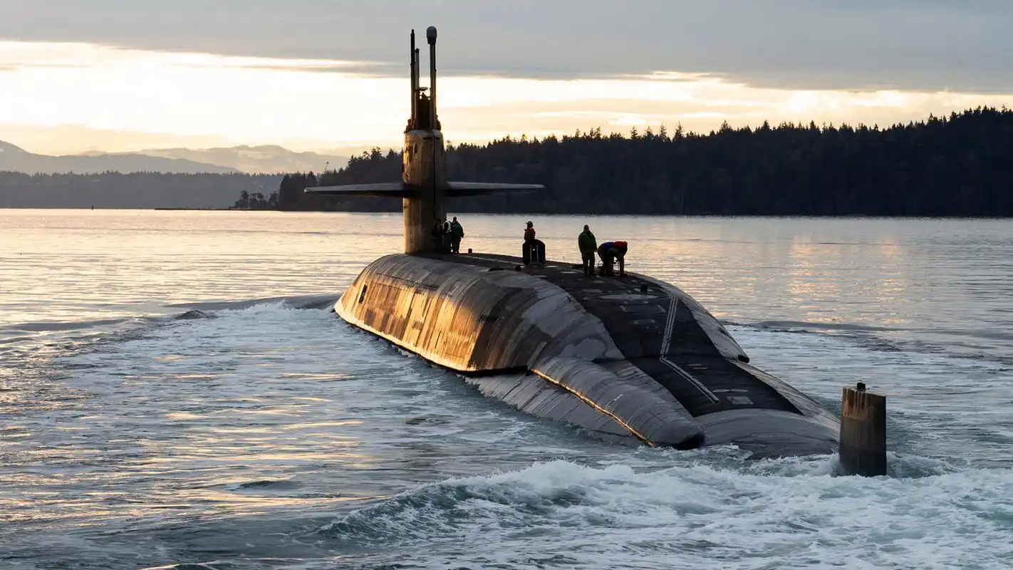 美国海军的俄亥俄级弹道导弹核潜艇,我国海军的094型弹道导弹核潜艇