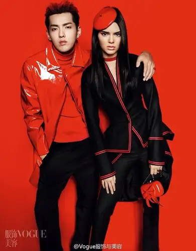 吴亦凡写真图片 吴亦凡与外国美女性感贴身写真图片