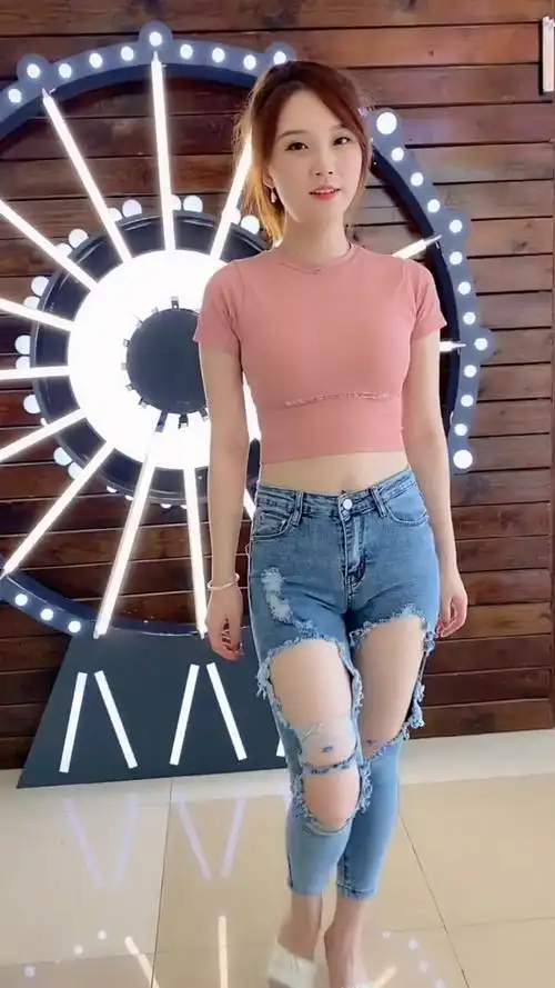 微胖女神白白胖胖魔性的身材