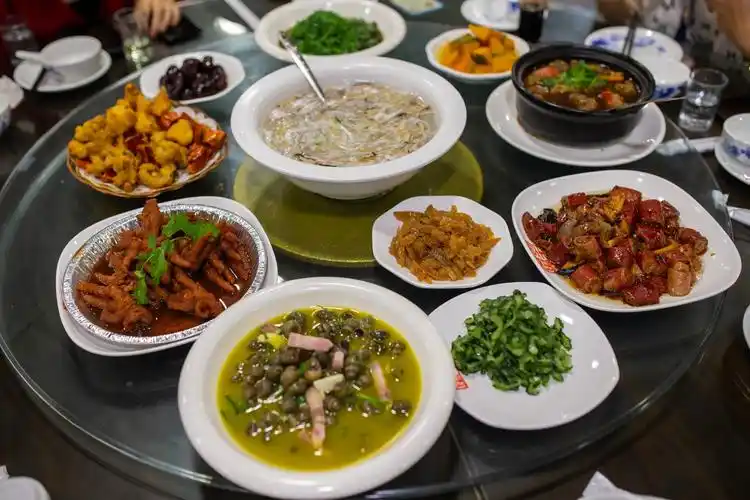 除了逢年过节家里必备的开胃菜之外,每逢去饭店必点菜品之一,蒸鼓风爪