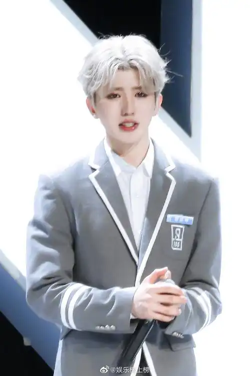 蔡徐坤银发造型20真的很想念银发坤坤