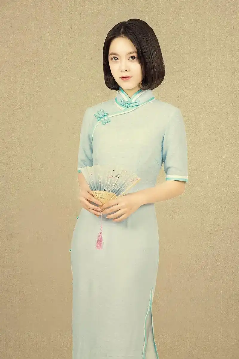 赵今麦长大了,穿旗袍清纯又温婉,美成了画中人!