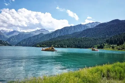 新疆天山天池风光