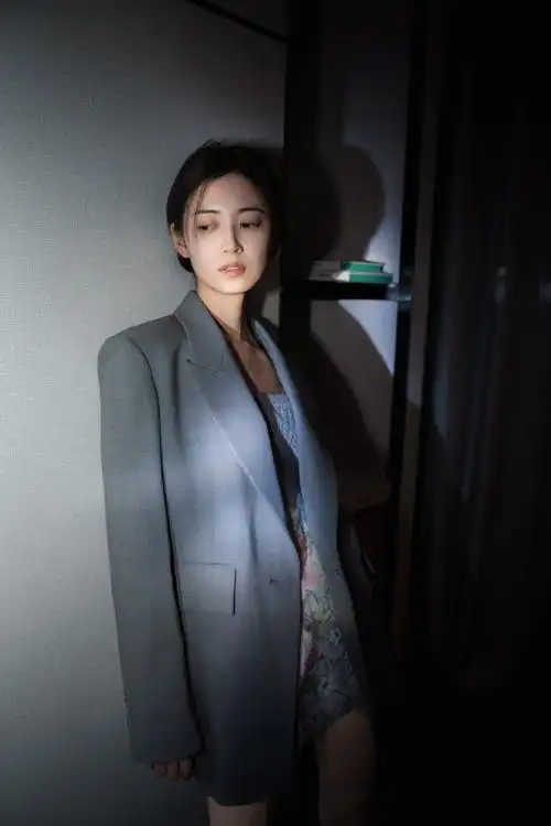 陈钰琪超话今天是有西装短裙版@陈钰琪yukee的一天#今天梦里见