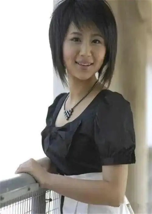 杨紫:成名之路充满坎坷,30岁还没有男朋友,她急她父母更急