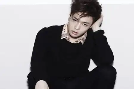 媒体采访当事人李琪琪的时候,李琪琪大胆承认自己就是小鲜肉张艺兴