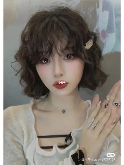 短发木马卷翻车