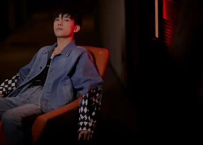 军事化管理封闭式学校的费用大概是多少