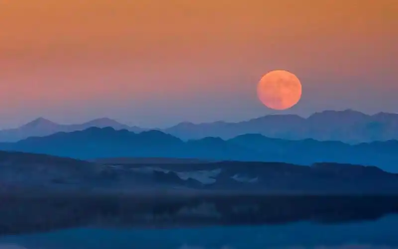 八月十五中秋节月亮