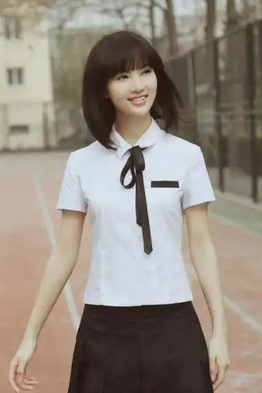 金晨被网友称赞神似"刘涛","林志玲".