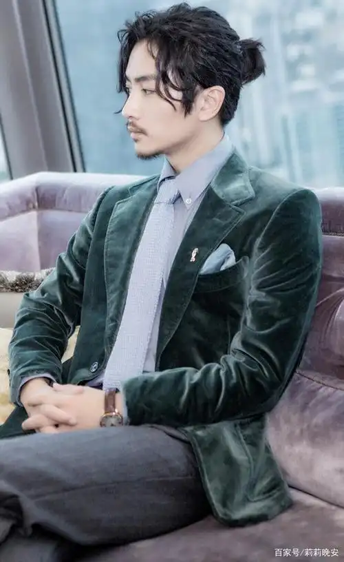 陈晓:外貌俊朗帅气,演技出众,笑起来还那么好看!