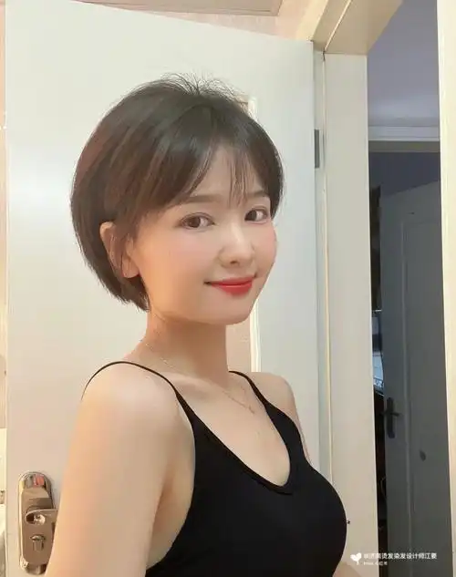 圆脸短发短发设计济南短发设计济南发型