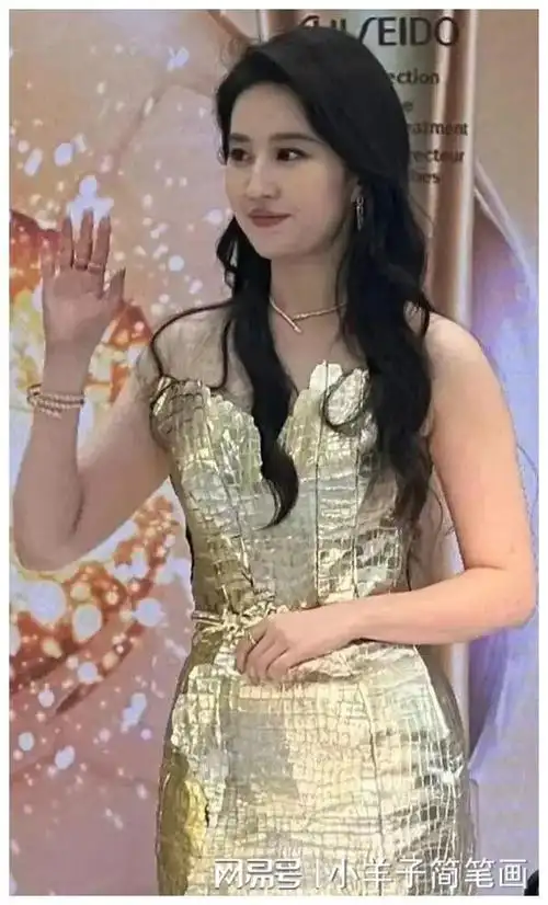 刘亦菲被发胖拖累,鞠婧祎被矮小拖累,明星的身材拖累了脸!