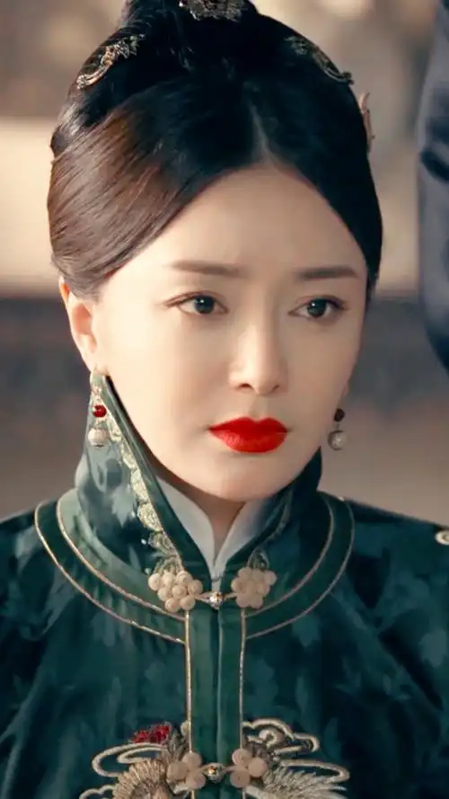 秦岚身上有种似水的温柔,延禧攻略里的富察容音是白月光啊