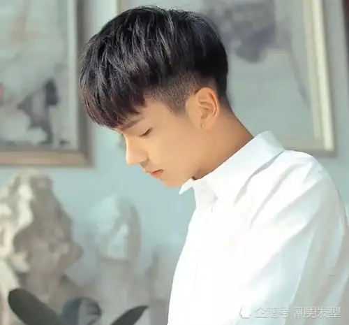 长相一般的男生,可以试试这几款发型,清爽时髦涨颜值!