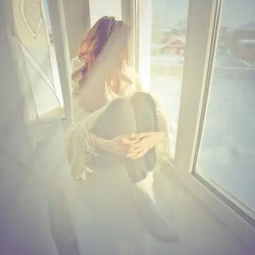 我还是忘不了你,真的好想你, 一张船 一个人躺 兜一份思念 载一份孤独