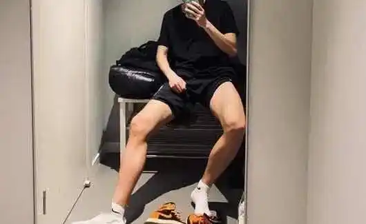 总是能够让我们觉得夏天是最美好的.不论是有没有腿毛.