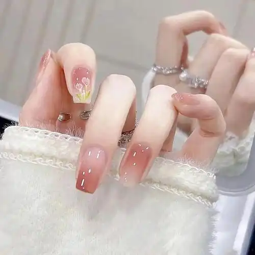 嘟嘟瓜美业网:夏日渐变美甲的正确打开方式,你get了吗?