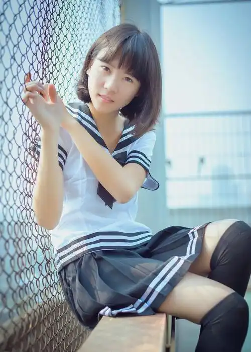 校服妹子小清新私房照写真图片下载