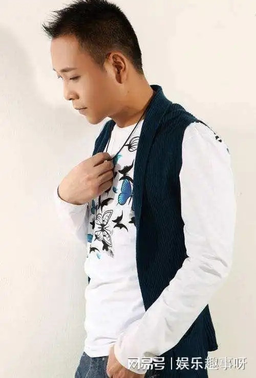 祁隆泪点太低他常泪洒直播平台他与妻子乐凡俩人已经离婚