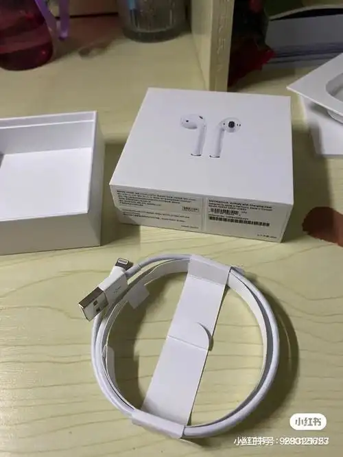 出苹果数据线正品airpods二代赠送的