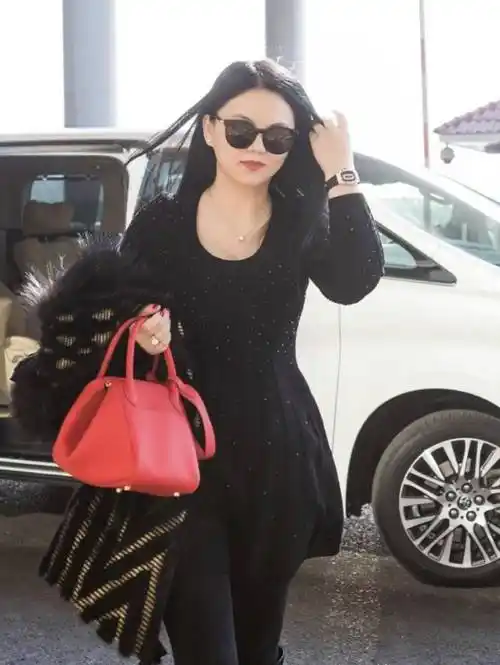 青涩女孩变富婆李湘华丽蜕变把自己变成了豪门凭实力炫富