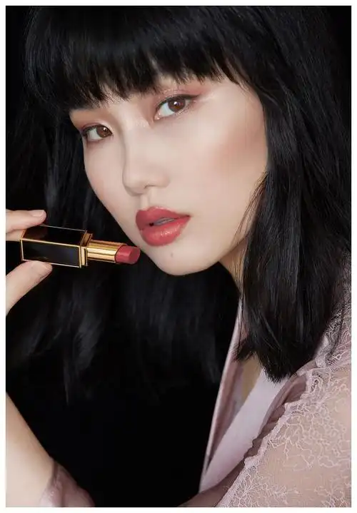 惊鸿一面mv中许嵩书生气质黄龄长发披肩这次恋情实锤了