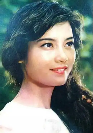 潘虹:一生无儿无女,恶婆婆专业户,年轻时惊艳了时光