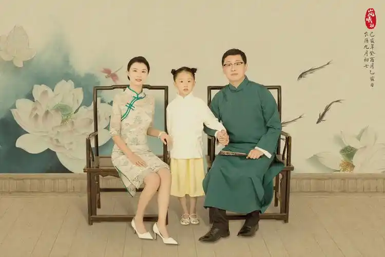 岚曦社工笔画/全家福/写真摄影