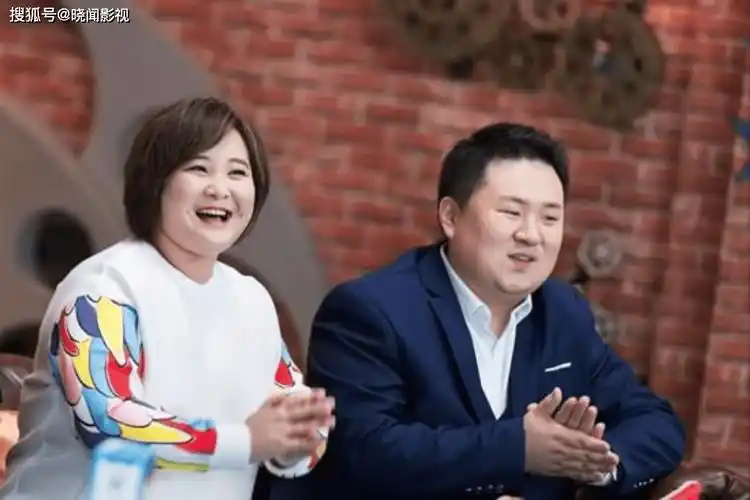 原创42岁贾玲姐弟恋曝光隐婚6年老公竟是小她7岁的同行